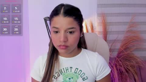 Snapshot of allison_owensxx chatting on 04/21/26, 11:05 Allison online show from 04/21/26, 11:05