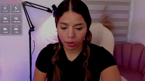 Snapshot of allison_owensxx chatting on 05/20/26, 11:05 Allison online show from 05/20/26, 11:05