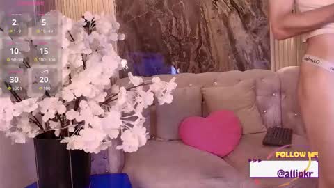 allison_parker1_ online show from 12/15/25, 11:58