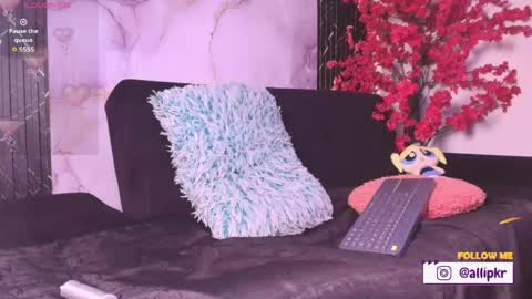 Snapshot of allison_parker1_ chatting on 05/25/26, 12:11 allison_parker1_ online show from 05/25/26, 12:11