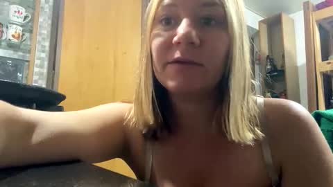 allisonlove2 online show from 05/21/26, 05:58