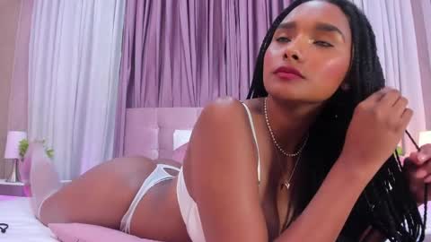 Snapshot of allisonn_bell chatting on 02/12/25, 02:24 Allison online show from 02/12/25, 02:24