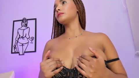 Snapshot of allisonn_bell chatting on 09/26/25, 09:41 Allison online show from 09/26/25, 09:41