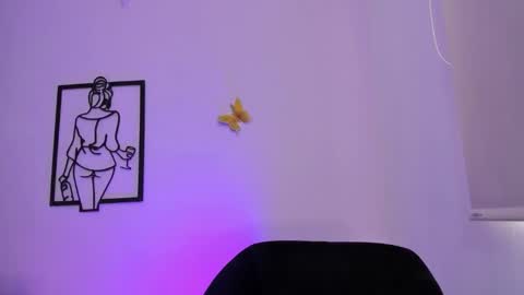 Snapshot of allisonn_bell chatting on 10/08/25, 08:28 Allison online show from 10/08/25, 08:28