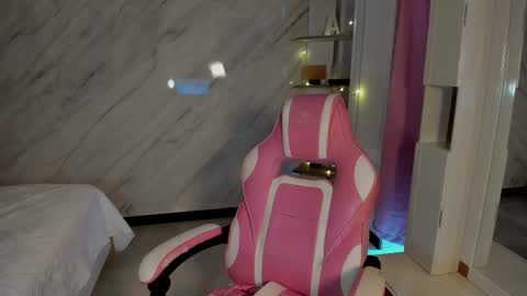 Snapshot of allisonpalmer chatting on 03/02/25, 02:43 Allison Palmer online show from 03/02/25, 02:43