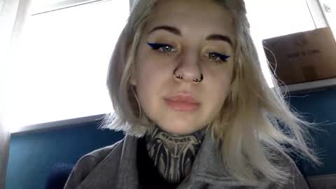 Snapshot of allisonxalfred chatting on 03/27/26, 02:28 AllisonXAlfred online show from 03/27/26, 02:28