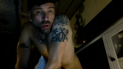 Snapshot of allitrunnin chatting on 09/29/25, 06:07 allitrunnin online show from 09/29/25, 06:07