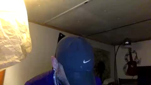 Snapshot of allitrunnin chatting on 10/12/25, 08:46 allitrunnin online show from 10/12/25, 08:46