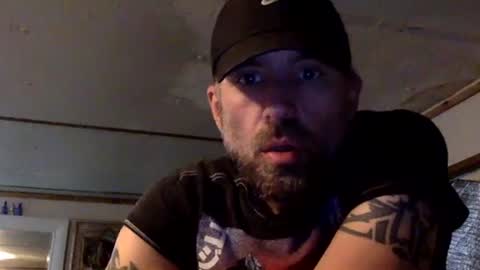 Snapshot of allitrunnin chatting on 12/01/25, 04:39 allitrunnin online show from 12/01/25, 04:39