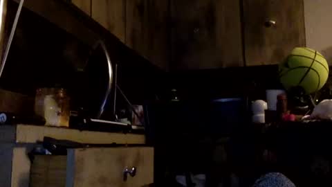 Snapshot of allitrunnin chatting on 12/14/25, 01:44 allitrunnin online show from 12/14/25, 01:44