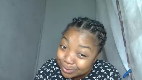 Snapshot of allizida01 chatting on 12/19/25, 04:52 allizida01 online show from 12/19/25, 04:52
