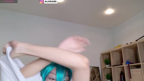 Snapshot of alllinaeve chatting on 03/06/25, 01:57 Alina online show from 03/06/25, 01:57