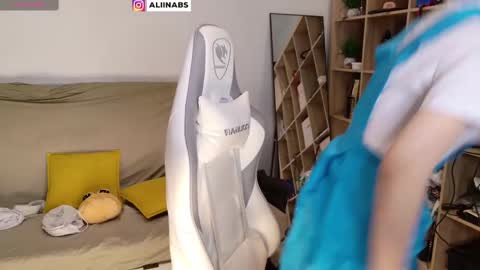 Snapshot of alllinaeve chatting on 03/07/25, 04:00 Alina online show from 03/07/25, 04:00