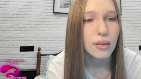 Snapshot of alllura chatting on 01/13/26, 03:23 Axi online show from 01/13/26, 03:23