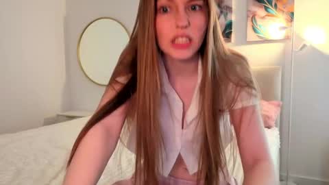 Snapshot of alllura chatting on 05/11/26, 12:38 Axi online show from 05/11/26, 12:38