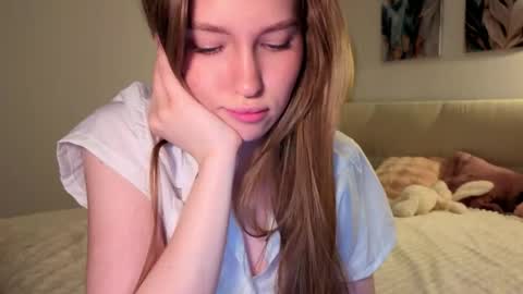 Snapshot of alllura chatting on 05/12/26, 12:19 Axi online show from 05/12/26, 12:19