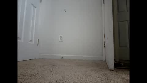 Snapshot of alllursss chatting on 12/25/24, 04:00 alllursss online show from 12/25/24, 04:00