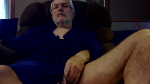 Snapshot of allo00 chatting on 06/18/26, 06:23 allo00 online show from 06/18/26, 06:23