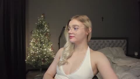 Snapshot of allotropp chatting on 01/04/25, 07:44 ALOTROPP NOT BABY online show from 01/04/25, 07:44