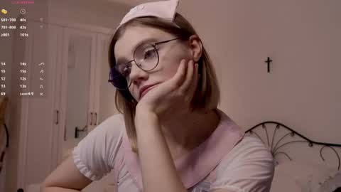 Snapshot of allotropp chatting on 10/15/25, 06:19 ALOTROPP NOT BABY online show from 10/15/25, 06:19