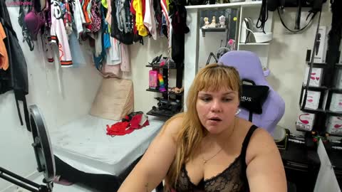 Snapshot of allsson_miller chatting on 01/17/25, 03:12 allsson_miller online show from 01/17/25, 03:12