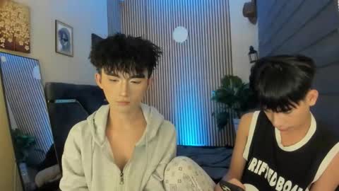 Snapshot of alluring_alpha chatting on 11/12/25, 05:02 kim and josh online show from 11/12/25, 05:02