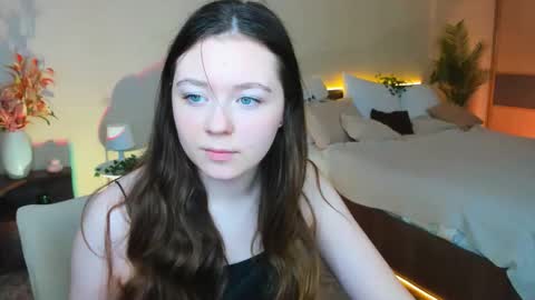 alluringeyess online show from 10/18/25, 04:37