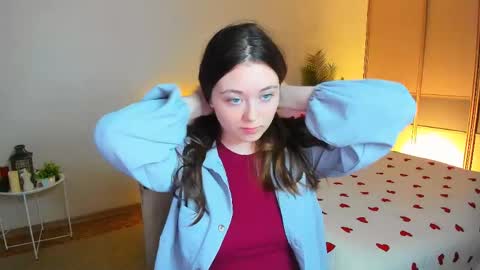 alluringeyess online show from 05/17/26, 04:47