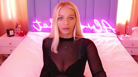 AlwaysHot online show from 02/06/25, 06:18