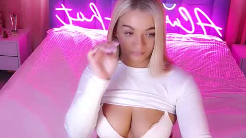 AlwaysHot online show from 10/08/25, 02:31