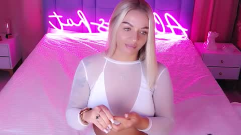 AlwaysHot online show from 11/03/25, 02:13