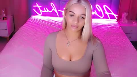 AlwaysHot online show from 12/03/25, 02:19