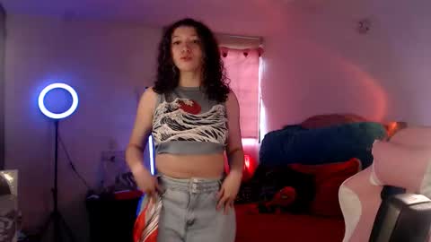 Snapshot of ally_donfort chatting on 01/08/26, 08:22 Ally online show from 01/08/26, 08:22