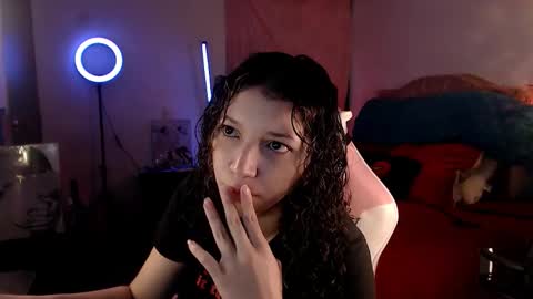 Snapshot of ally_donfort chatting on 01/12/26, 10:37 Ally online show from 01/12/26, 10:37