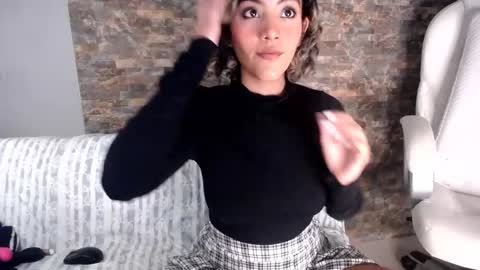 Snapshot of ally_summer chatting on 01/03/25, 03:27 ally_summer online show from 01/03/25, 03:27