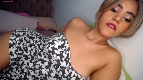 Snapshot of ally_summer chatting on 01/29/25, 09:23 ally_summer online show from 01/29/25, 09:23