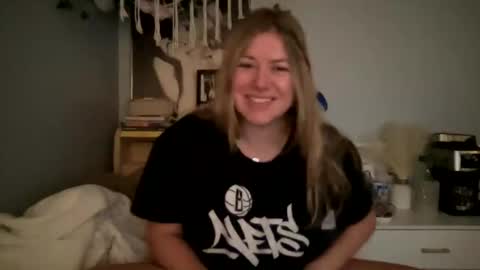 Snapshot of allyanalangel chatting on 12/29/24, 02:42 allyanalangel online show from 12/29/24, 02:42