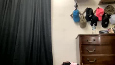 Snapshot of allyanalangel chatting on 10/25/25, 10:48 allyanalangel online show from 10/25/25, 10:48