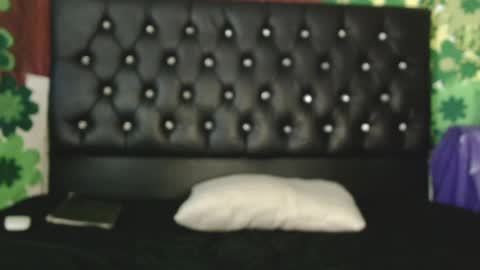 Snapshot of allys_xoxo chatting on 02/03/25, 03:20 Allys xoxo online show from 02/03/25, 03:20