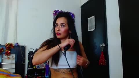 Snapshot of allyson_collins_ chatting on 02/26/25, 07:38 Allyson collins online show from 02/26/25, 07:38