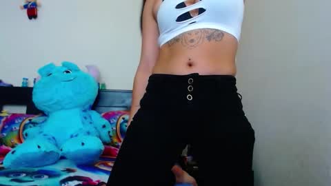 Snapshot of allyson_collins_ chatting on 11/20/25, 02:45 Allyson collins online show from 11/20/25, 02:45