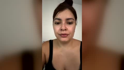 Snapshot of allysonh24 chatting on 06/19/26, 02:38 Allyson online show from 06/19/26, 02:38