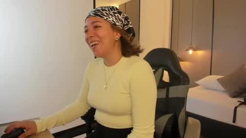 ALMA FENIX  online show from 09/24/25, 12:30