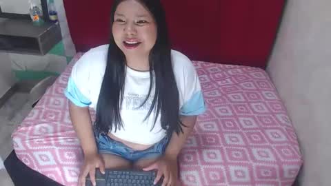 Snapshot of almaramseycm101 chatting on 03/28/26, 03:00 almaramseycm101 online show from 03/28/26, 03:00