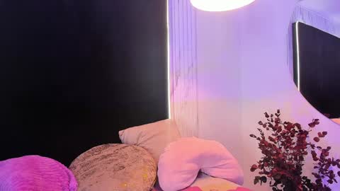 ALMENDRAEVANS online show from 02/07/25, 03:19