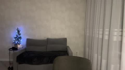 Snapshot of almostinnocent_ chatting on 01/08/26, 10:56 Anna online show from 01/08/26, 10:56