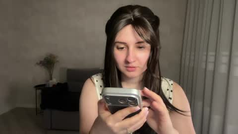 Anna online show from 05/10/26, 08:14
