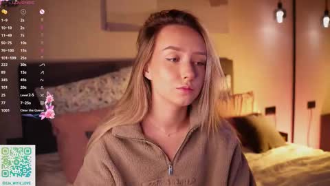 Lia online show from 11/25/25, 03:06