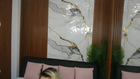 Snapshot of alonddra_tay chatting on 04/17/26, 11:35 alonddra_tay online show from 04/17/26, 11:35