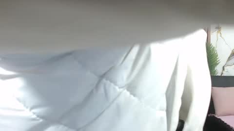 Snapshot of alonddra_tay chatting on 04/22/26, 11:34 alonddra_tay online show from 04/22/26, 11:34